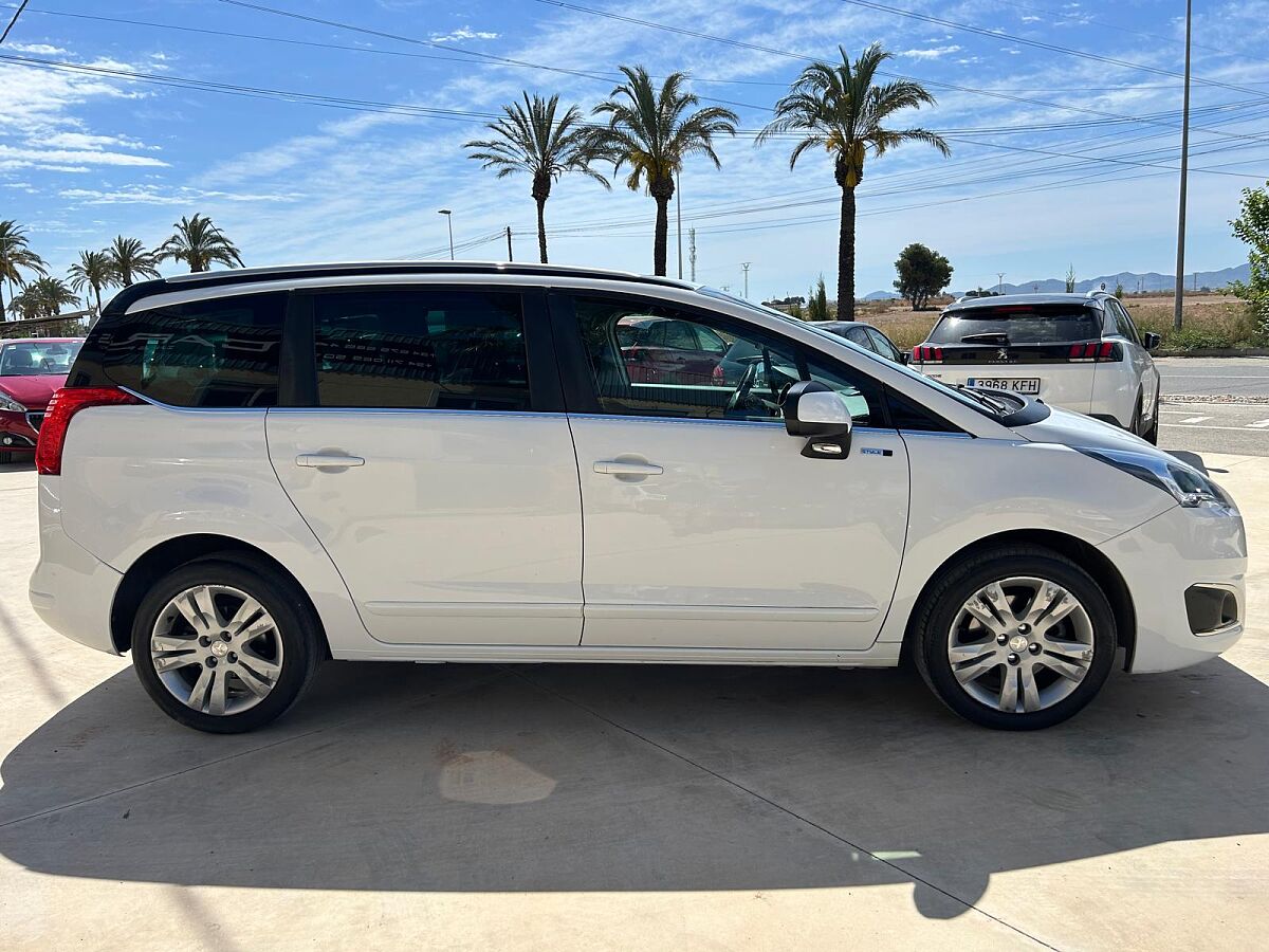 PEUGEOT 5008 STYLE 1.6 HDI AUTO SPANISH LHD IN SPAIN 91000 MILES 7 SEATS 2015